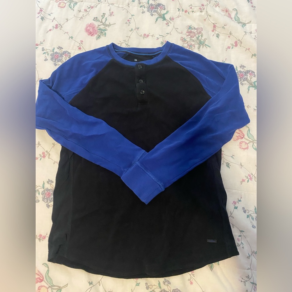 black and blue colour block t shirt waffle knit warm comfy good for winter